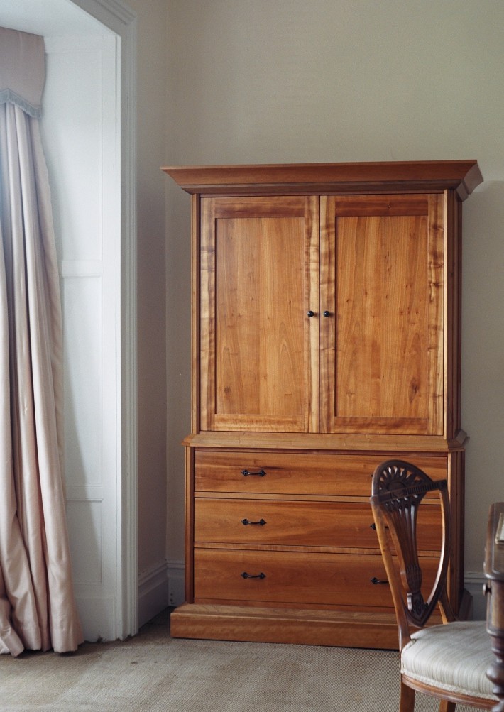 Father armoire